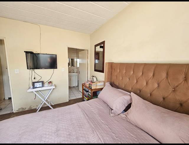 3 BEDROOM SECTIONAL TITLE FOR SALE IN LINMEYER